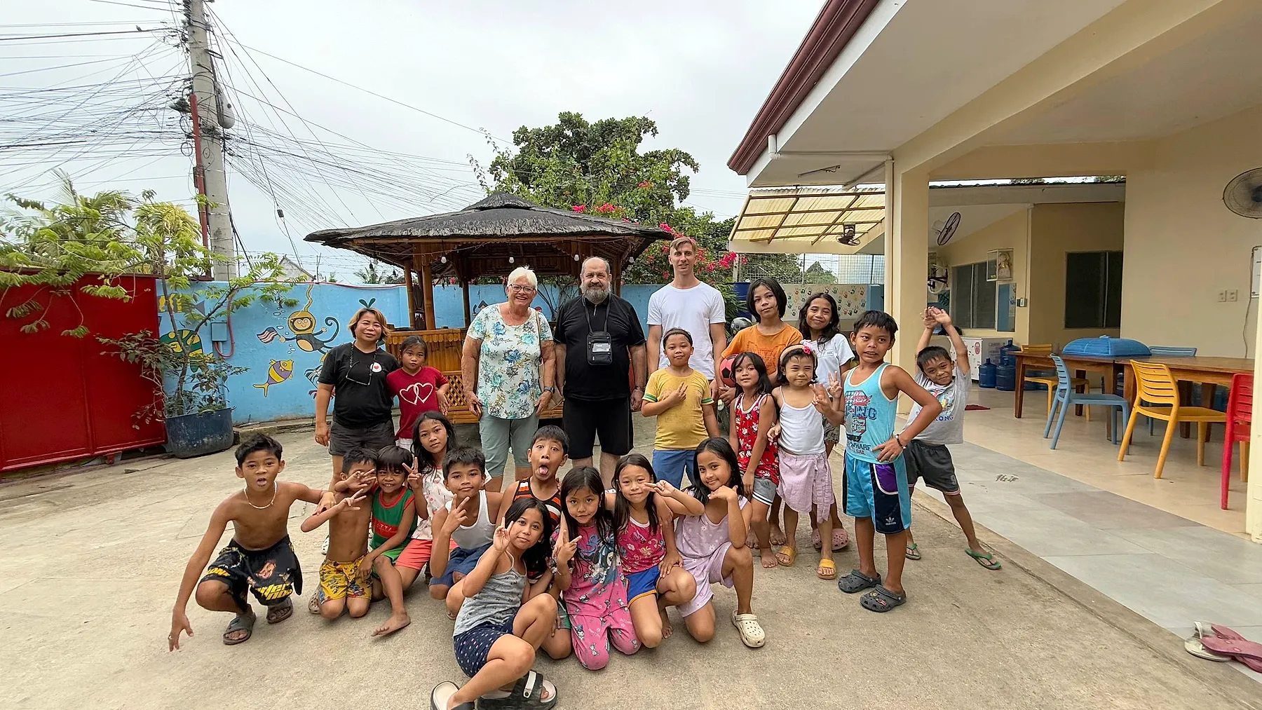 The team with the kids at a children's center in Cebu
